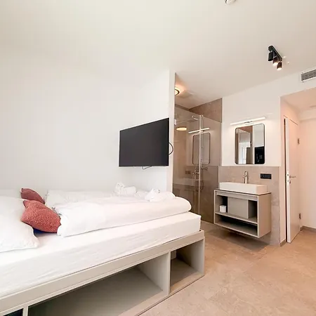 Aparthotel Blackhome Hauptbahnhof I Contactless Check-in 4*